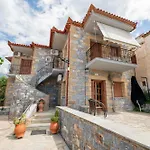 Mani Ilias Daire